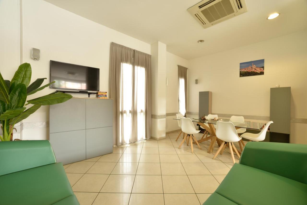 Hotel Ristorante La Marina Mhotelsgroup 산토바르톨로메오알마레 외부 사진