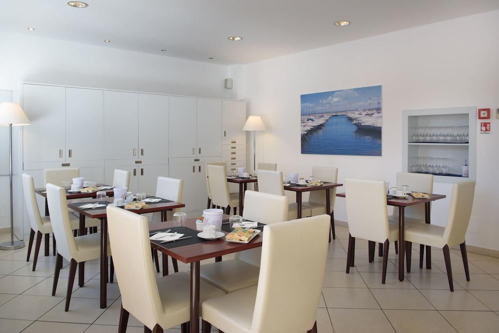 Hotel Ristorante La Marina Mhotelsgroup 산토바르톨로메오알마레 외부 사진